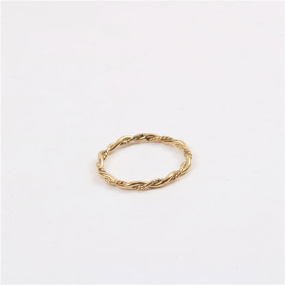 Aïcha – Bague Torsadée au Style Raffiné
