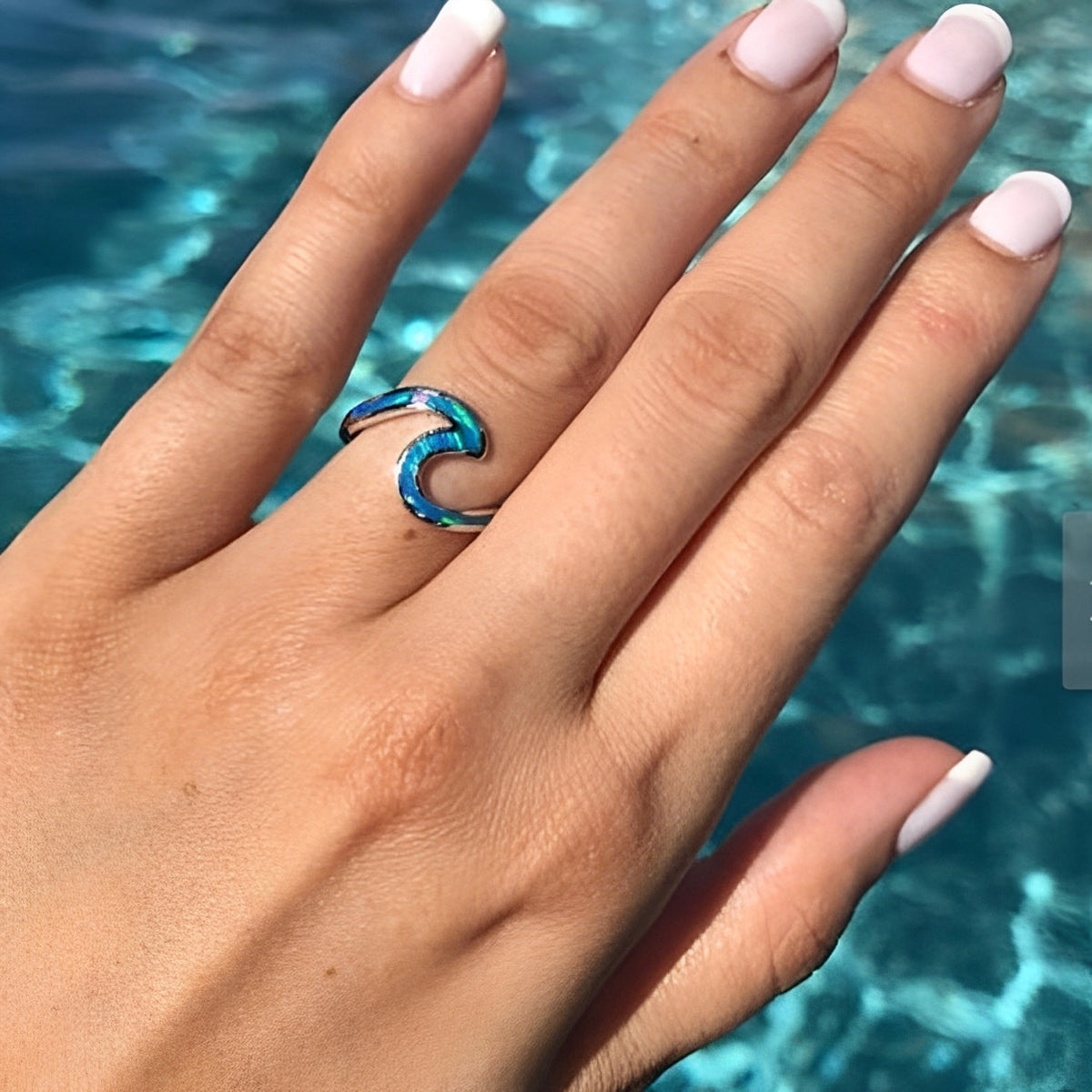 Nerina – Bague Vague Marine en Opale et Argent