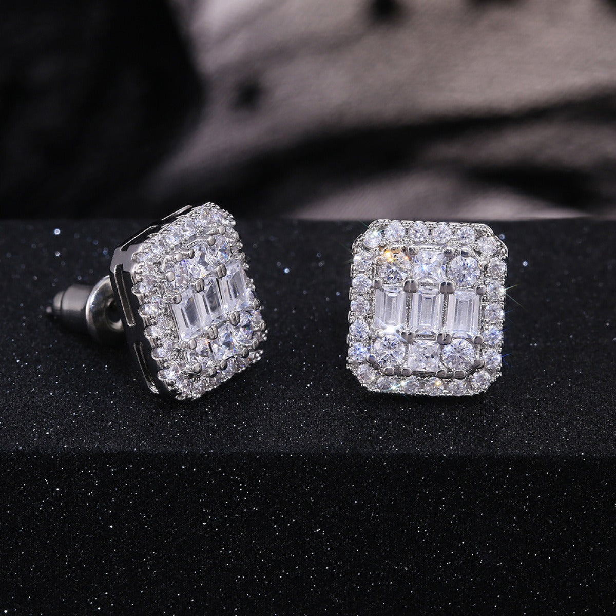 Zia – Boucles d'Oreilles Carrées en Zircon Tout-en-Un