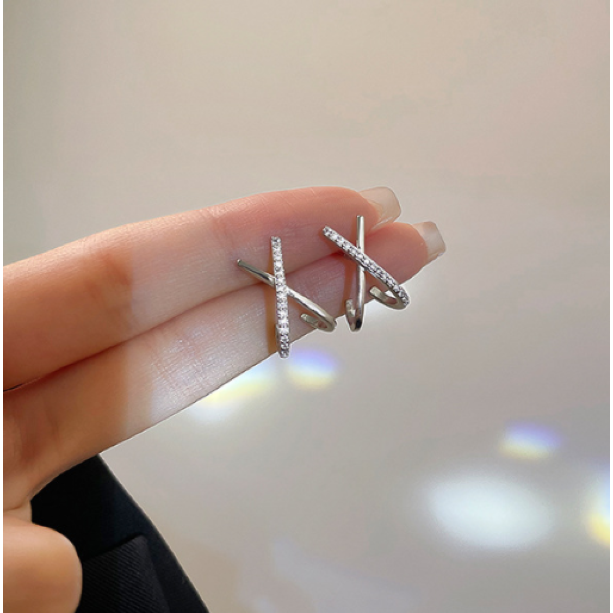 Ayla – Boucles Croisées Pavées de Cristaux