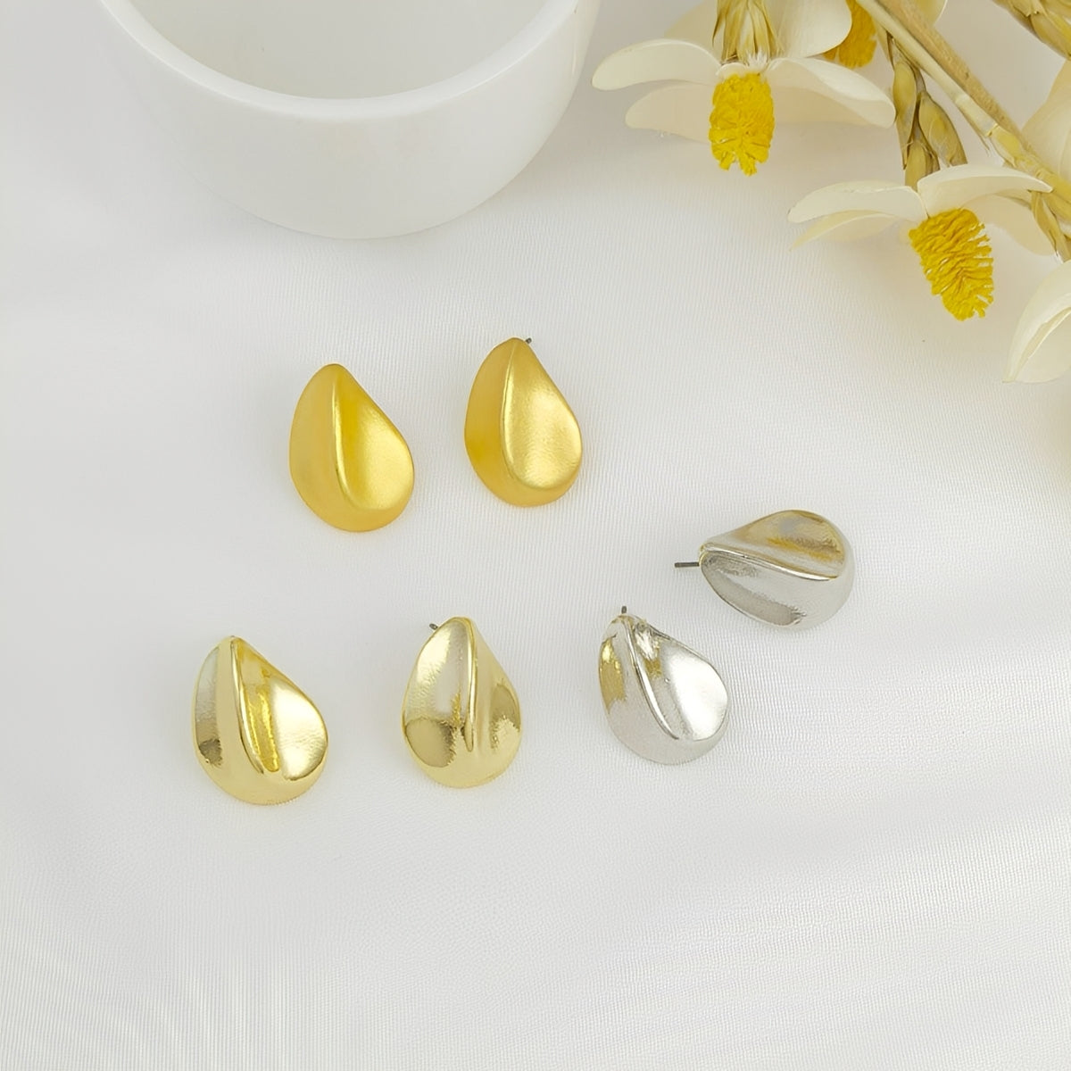 Malaya – Clous d’Oreilles Plissés Design Moderne