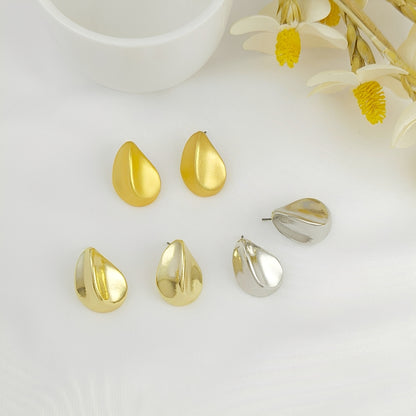 Malaya – Clous d’Oreilles Plissés Design Moderne