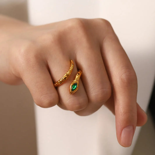 Nyx – Bague Serpent Lave Dorée