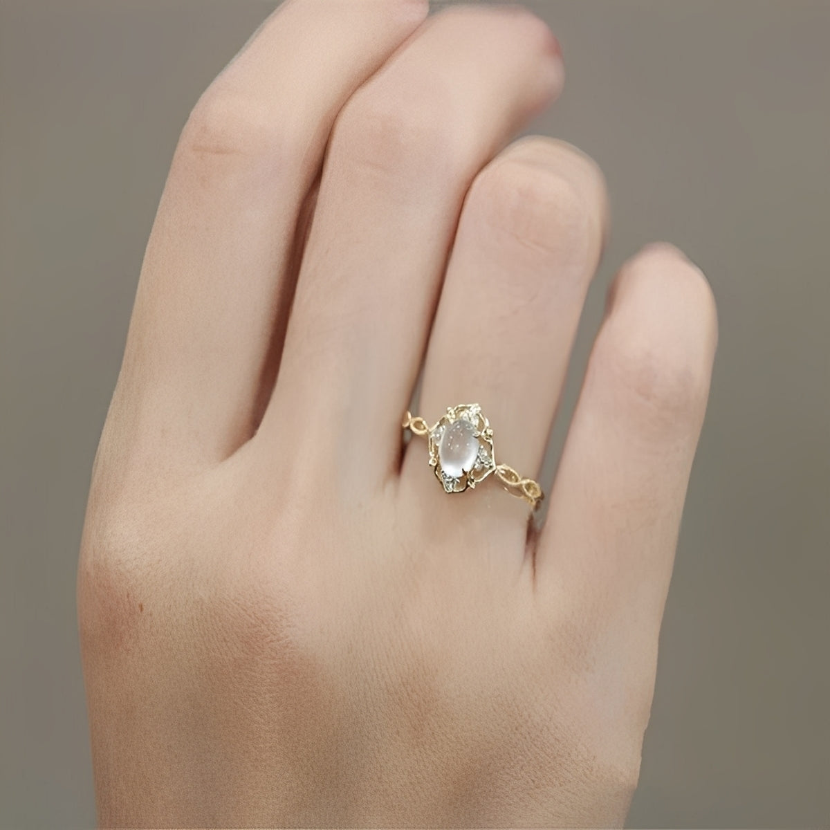 Viviane – Bague Pierre de Lune Élégante