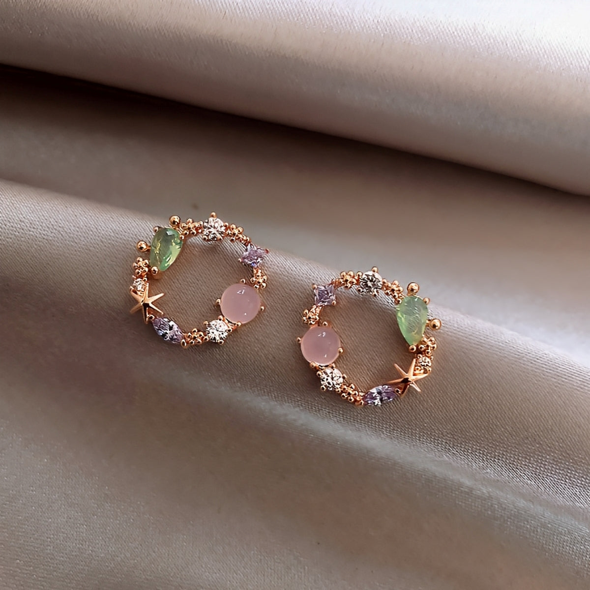 Florina – Boucles d’Oreilles Fleur en Cristal et Or Rose