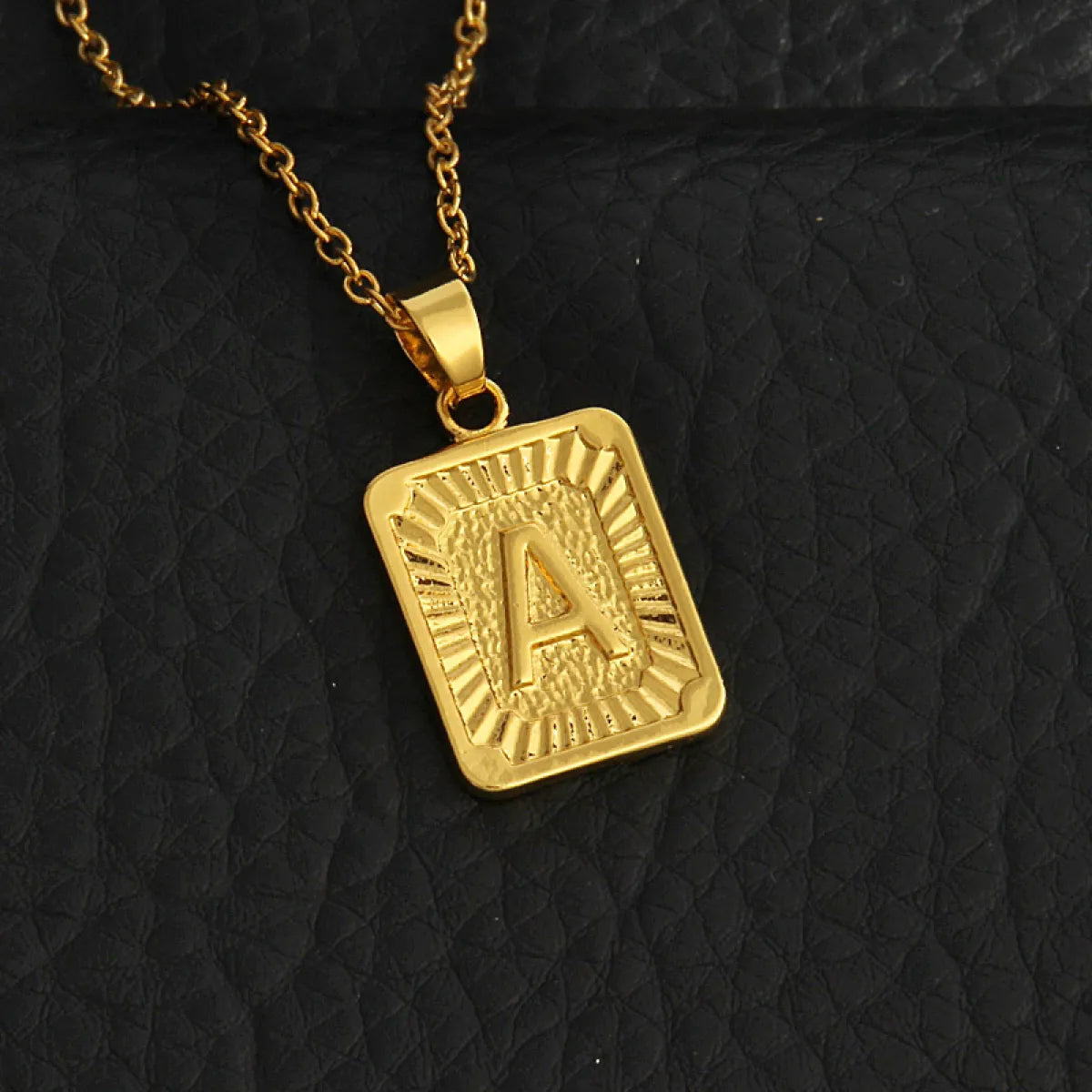 Eloria – Collier Initiale Luxe