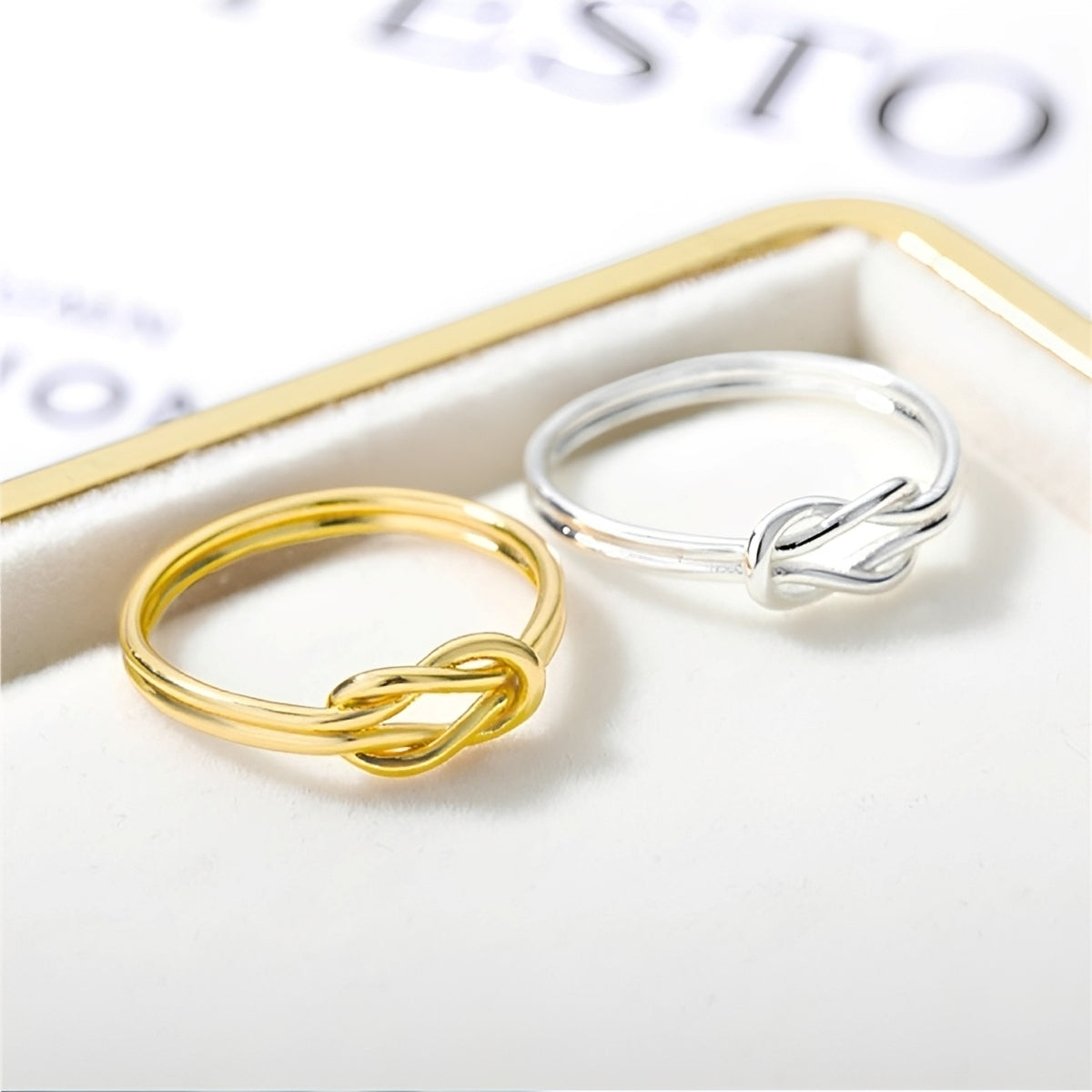 Matilda – Bague Croix Entrelacée