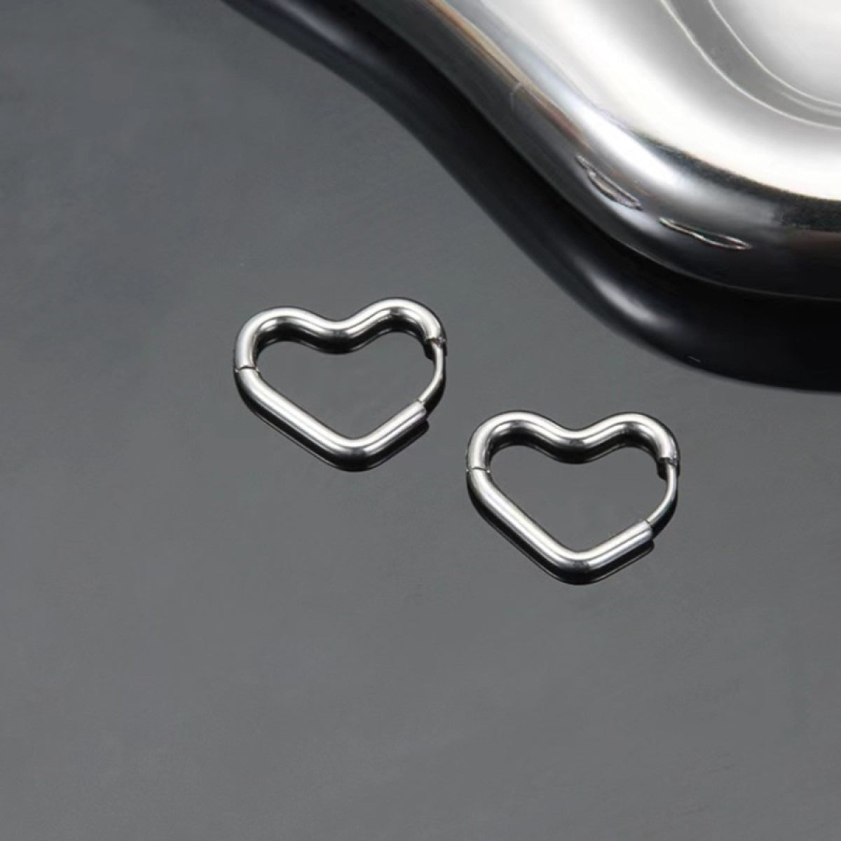 Brianna – Boucles d’Oreilles Cœur Argentées