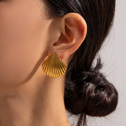 Miley – Boucles d’Oreilles Coquillage Doré