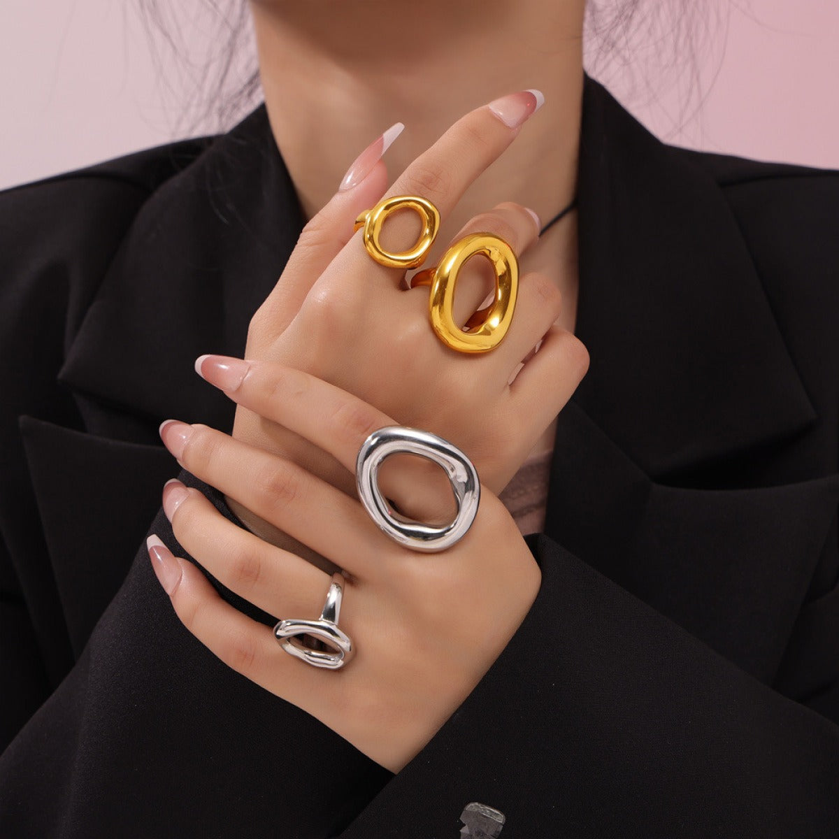 Emman – Bague Sculptée Dorée Élégante