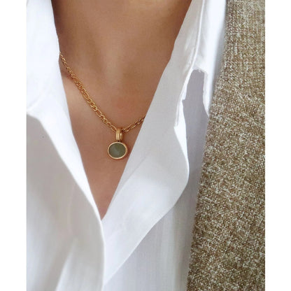 Malaya – Collier à Pendentif Ovale