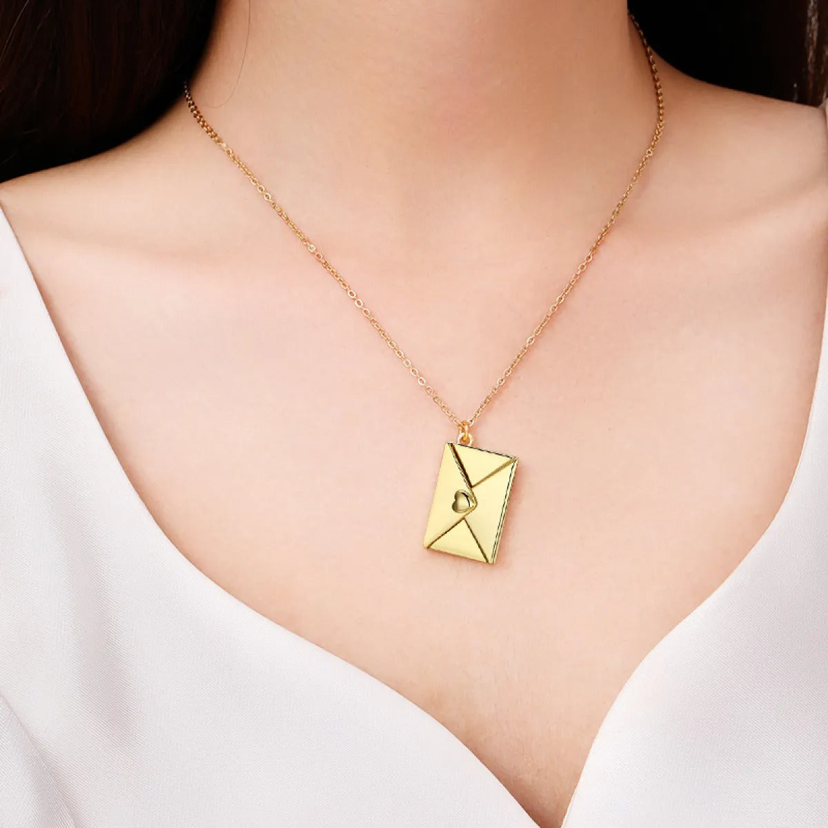 Yumeha – Collier Enveloppe Gravée Love