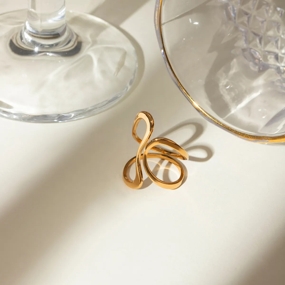 Dori – Bague Ouverte Spirale Dorée Irégulière