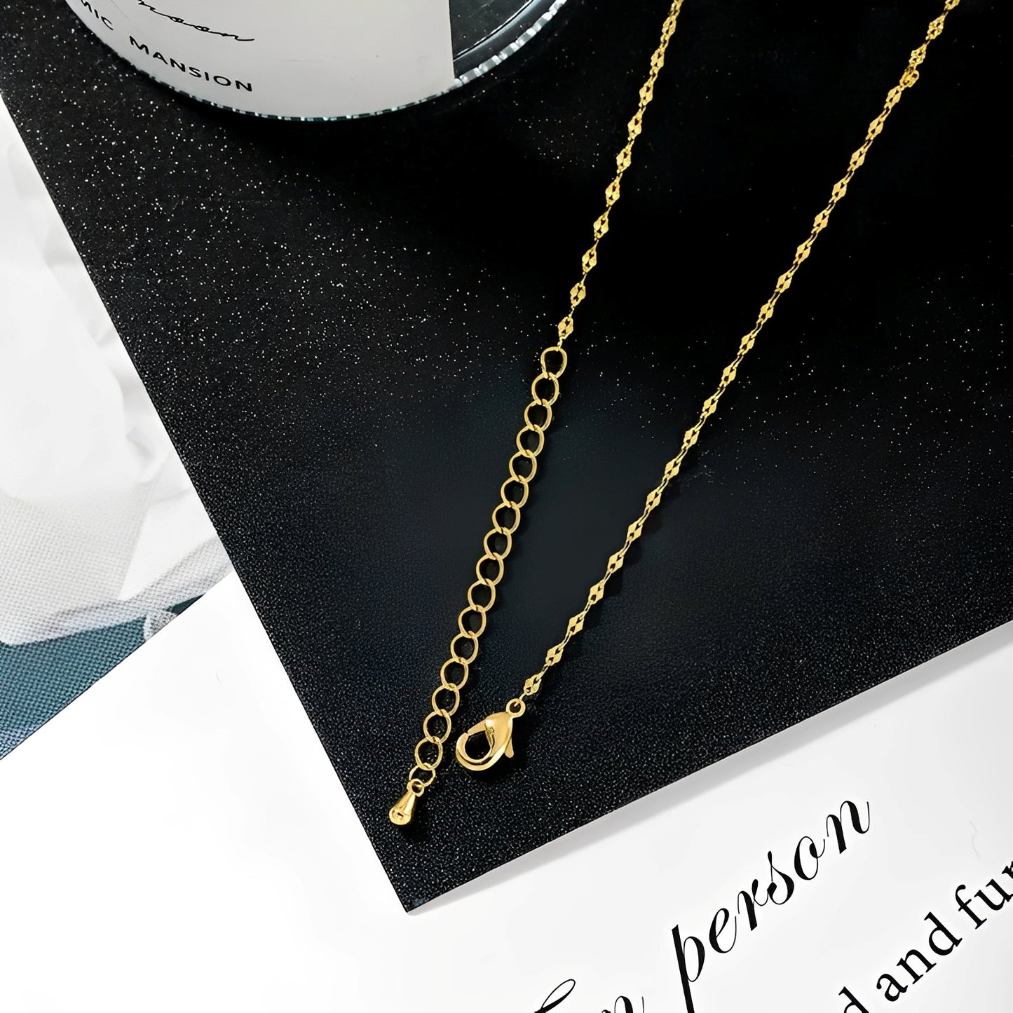 Zeinab – Collier Style Minimaliste Élégant