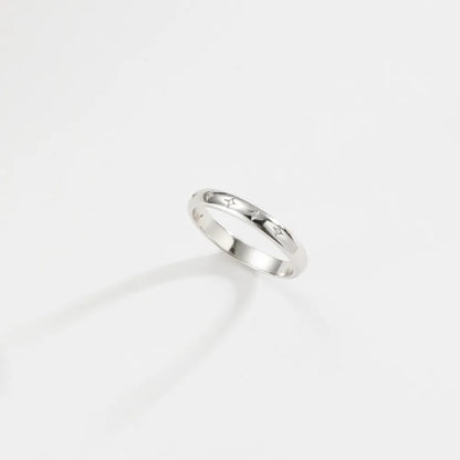 Stella – Bague Bandeau en Or avec Étoile Cosmique