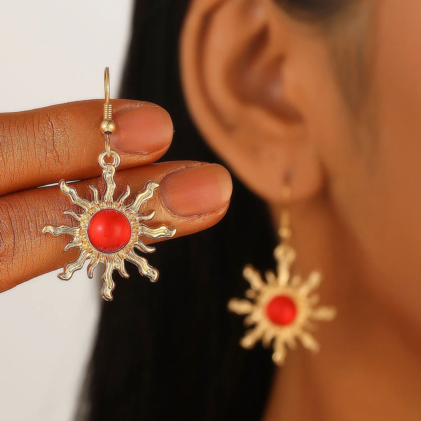 Solene – Boucles d'oreilles studs vintage à motif soleil