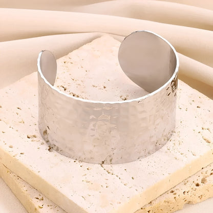 Jisoo – Bracelet en Acier Inoxydable Motif Relief Concave-Convexe