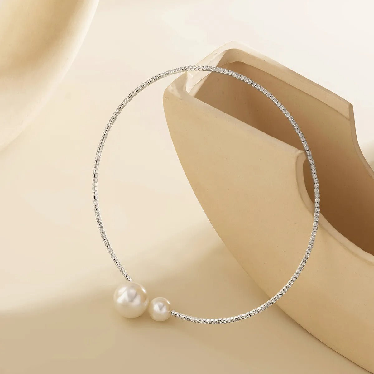 Vina – Collier Ouvert avec Perles