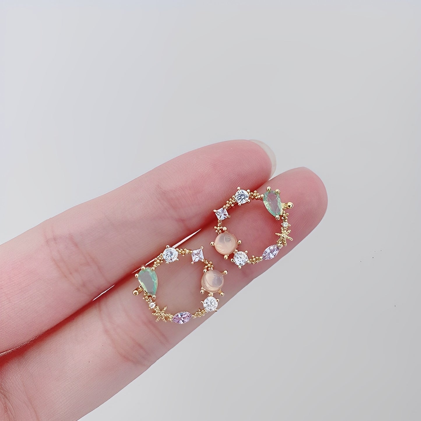 Florina – Boucles d’Oreilles Fleur en Cristal et Or Rose