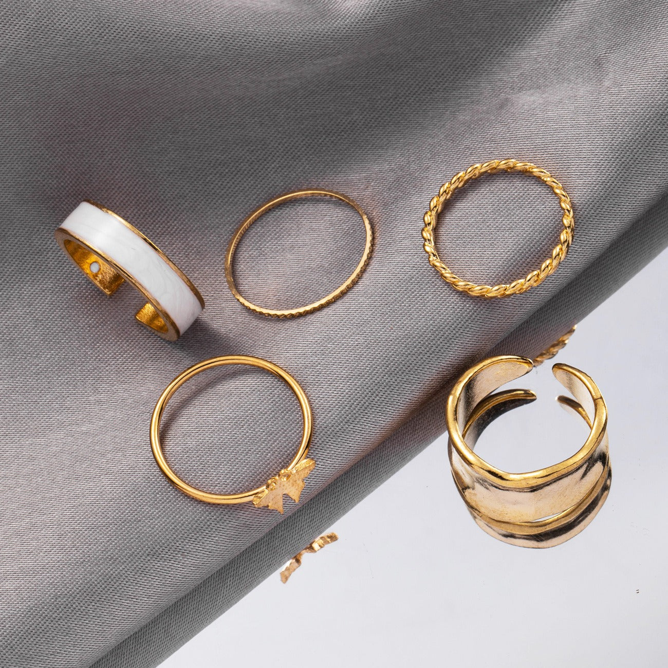 Chloe – Bague Papillon Moderne