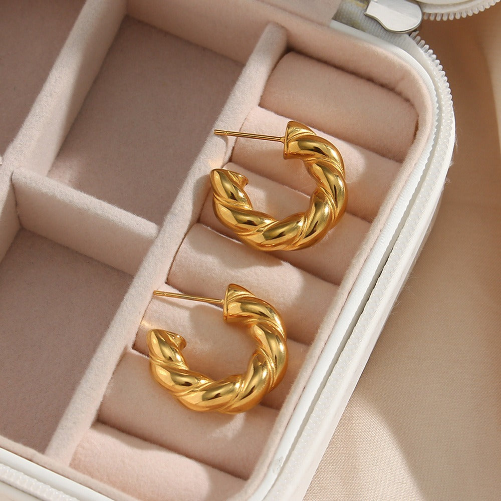 Carmen – Boucles d’Oreilles en Plaqué Or Forme Twist