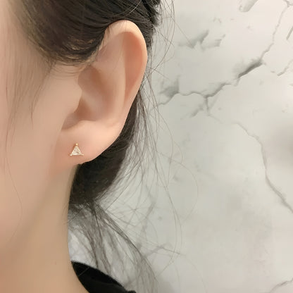 Inez – Clous d’Oreilles Triangle Zircon Coloré