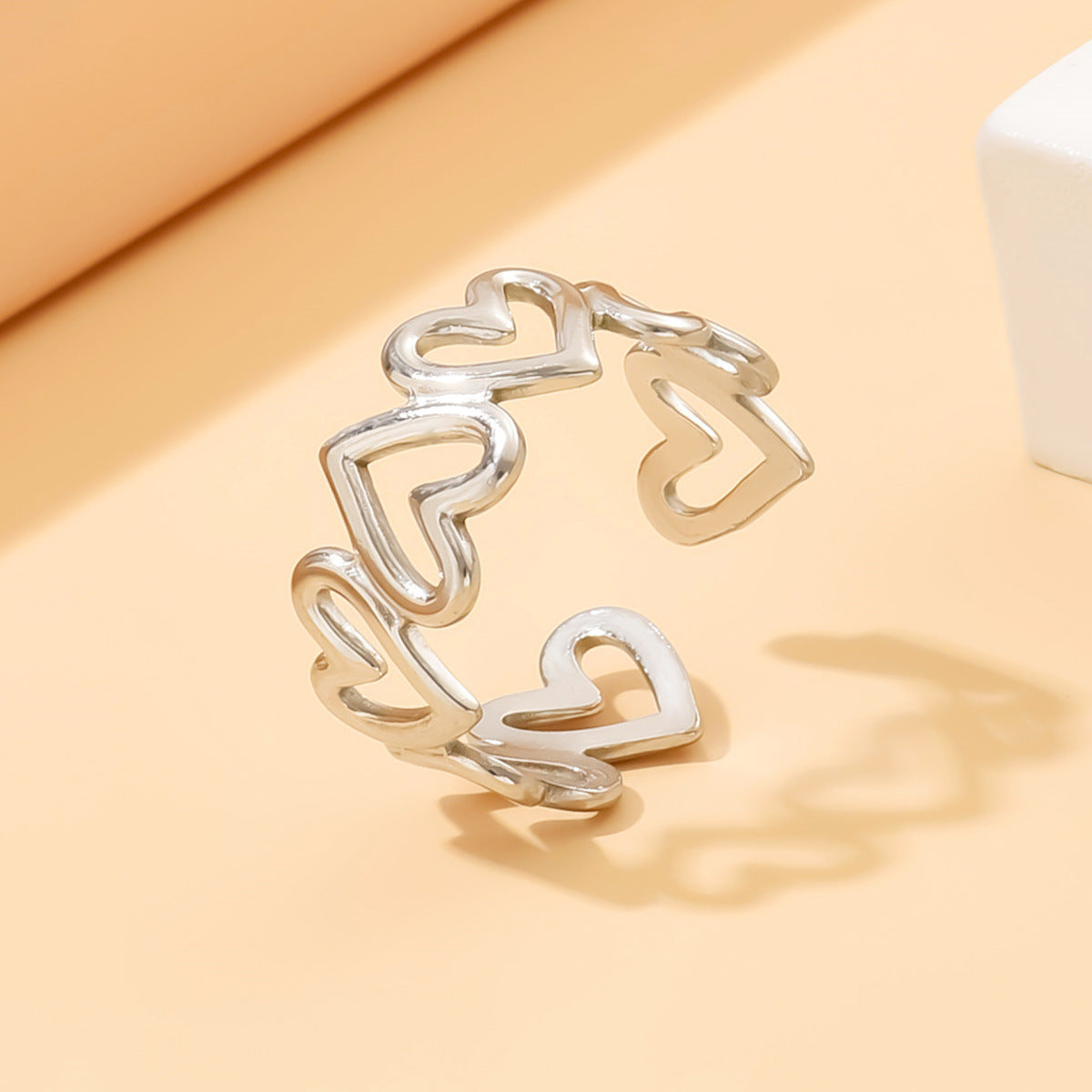 Rica – Bague Cœur en Acier Inoxydable et Titane Ajustable