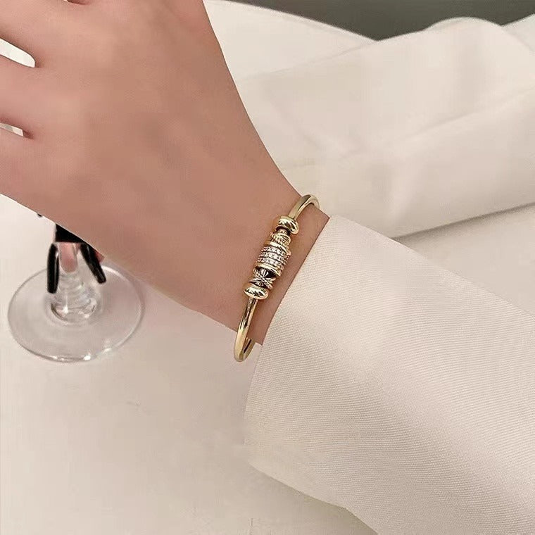 Amalia – Bracelet Réglable Charms Dorés