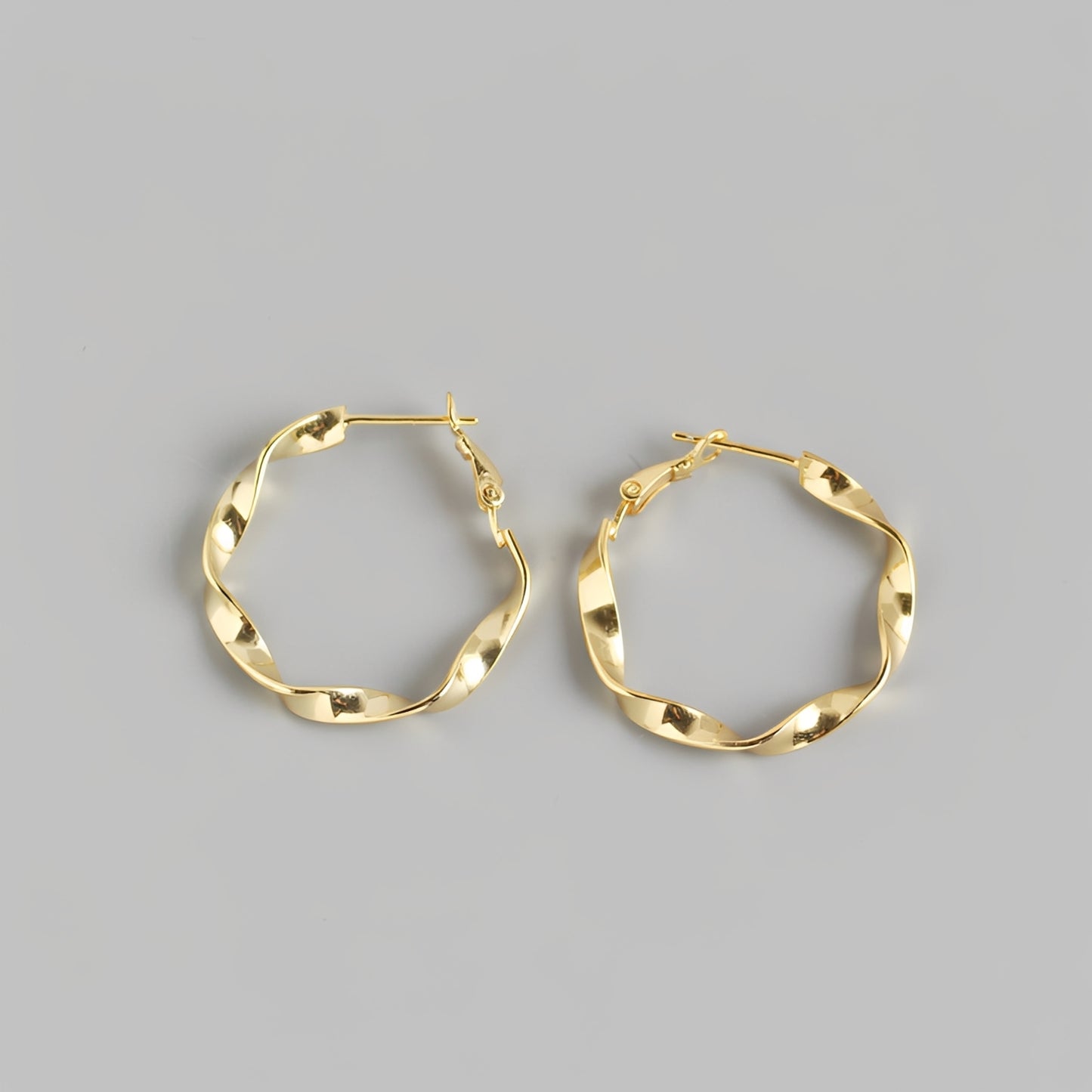 Ariana – Créoles Artisanales en Argent