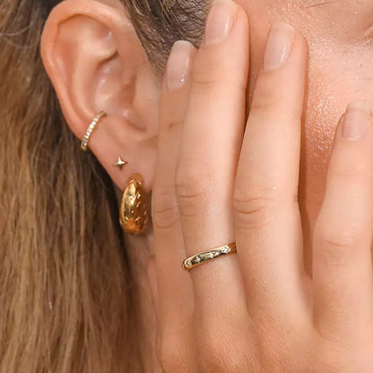 Stella – Bague Bandeau en Or avec Étoile Cosmique