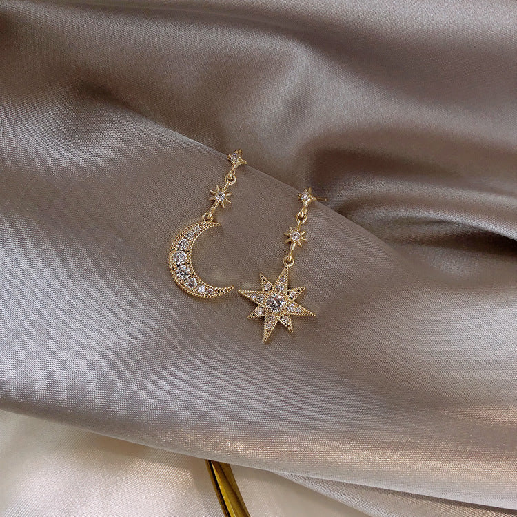 Estella – Boucles d'oreilles Mismatched Lune et Étoile