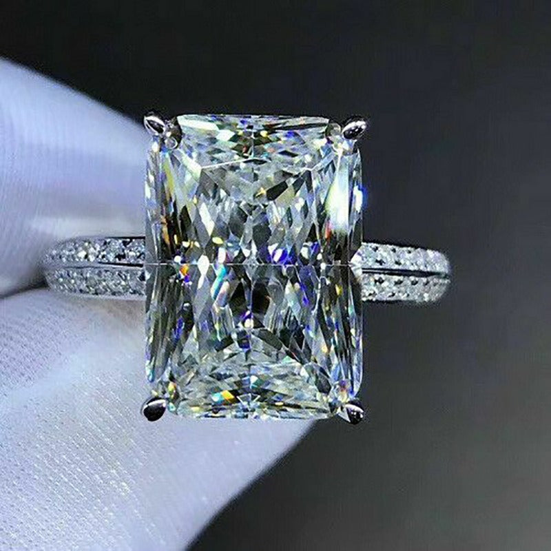 Jade – Bague avec Zircon Oversized