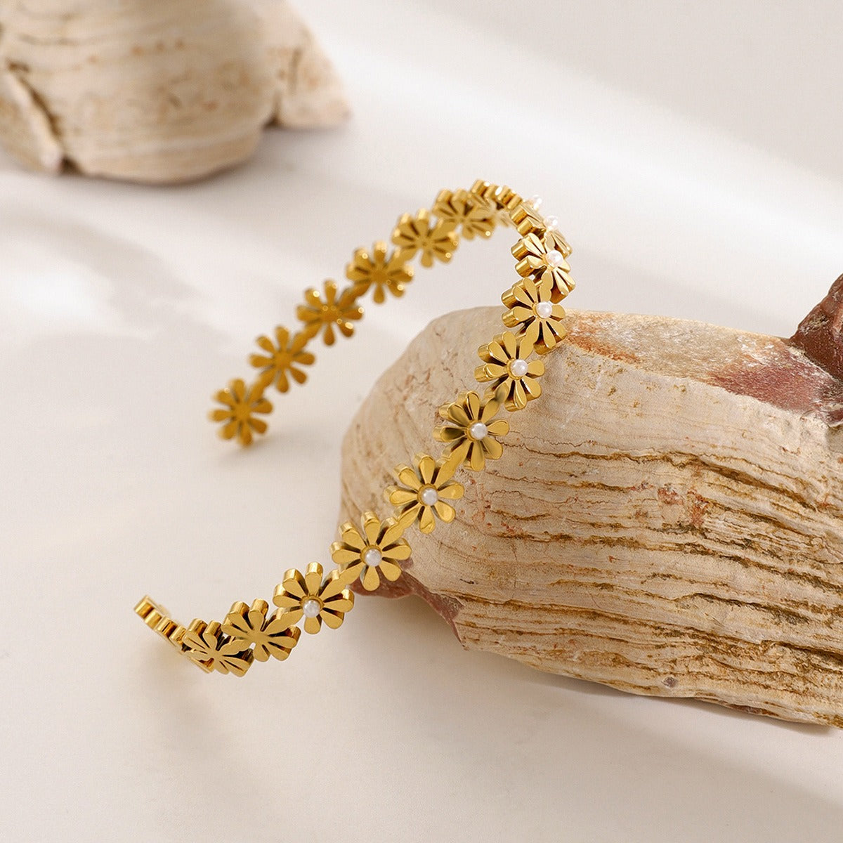 Selena – Bracelet Luxe Léger en Acier Titane et Zircon