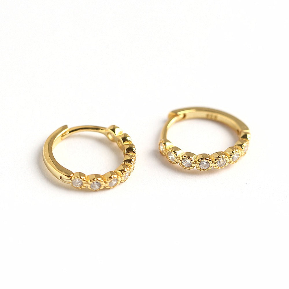 Kasia – Boucles d’Oreilles Huggie Élégantes
