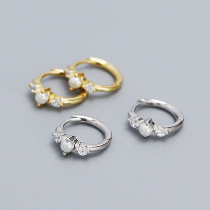 Elora – Boucles d’Oreilles Clip Rondes Perle & Pierre Incrustée