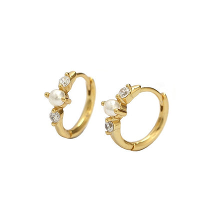 Elora – Boucles d’Oreilles Clip Rondes Perle & Pierre Incrustée