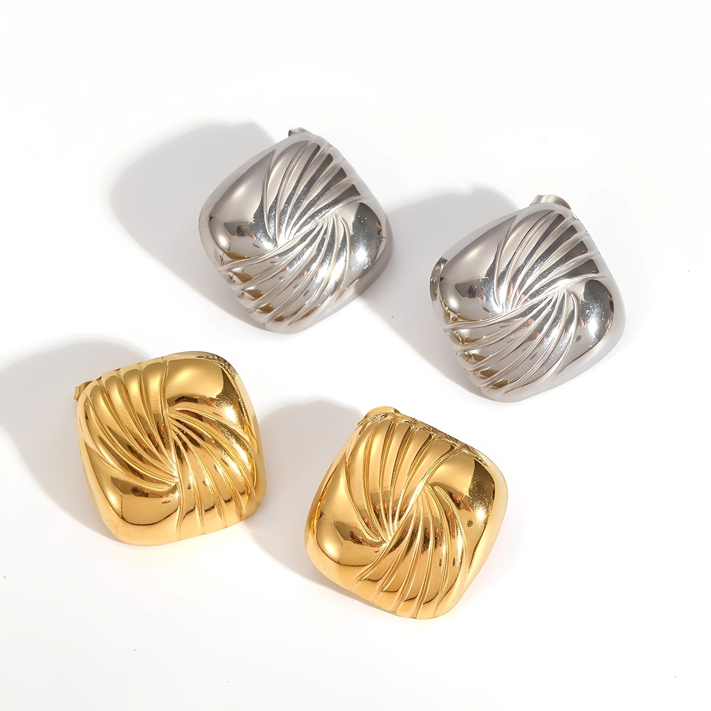 Kaia – Clous Géométriques Acier Titane