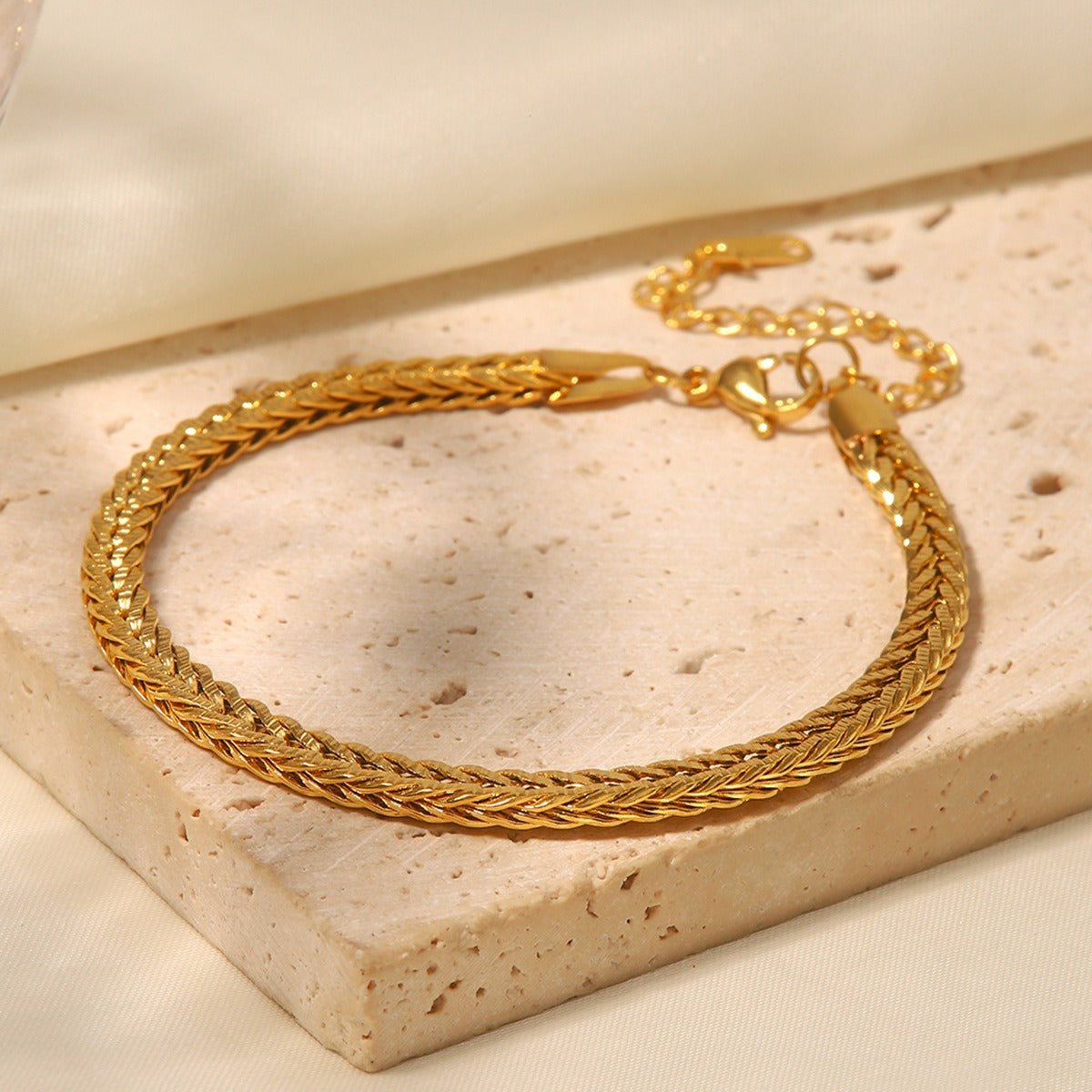 Noémie – Bracelet Chaîne Corde Plate Élégant