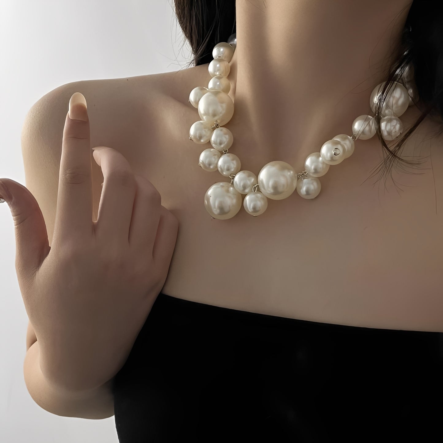 Lucie – Collier luxe léger avec perles grandes et petites