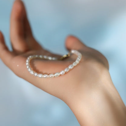 Saya – Bracelet en Argent S925 et Petites Perles d’Eau Douce
