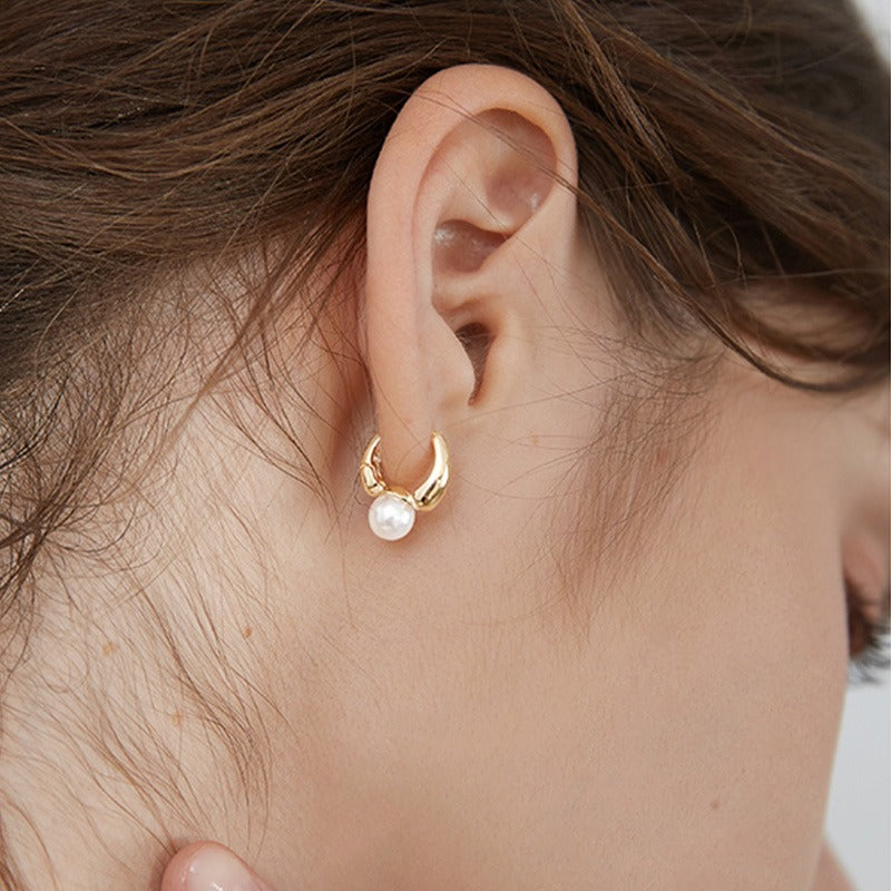 Maelle – Boucles d’Oreilles Dorées à Perle Unique