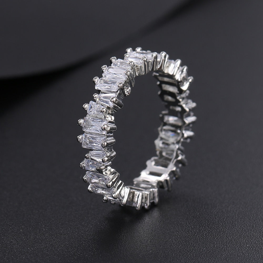 Jada – Bague Personnalisée au Style Froid