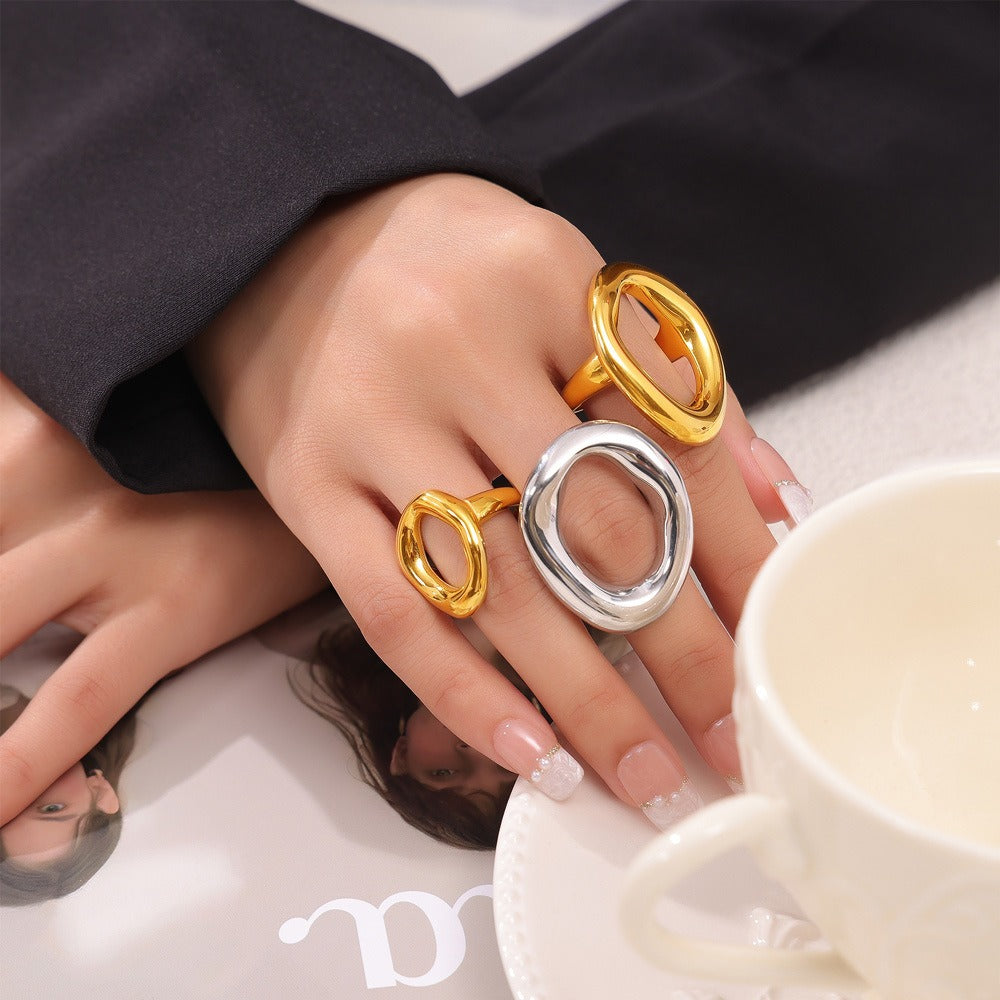 Emman – Bague Sculptée Dorée Élégante