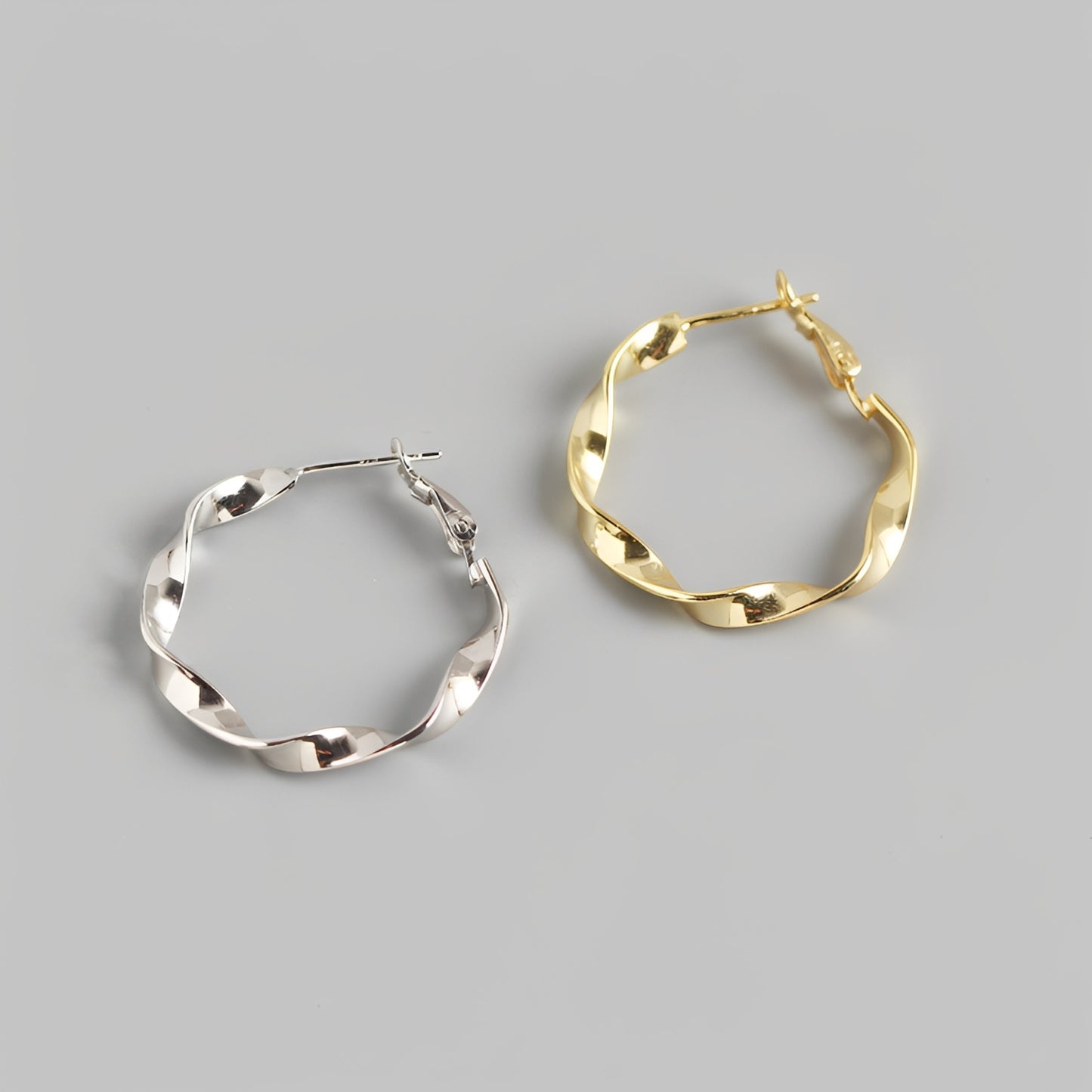 Ariana – Créoles Artisanales en Argent