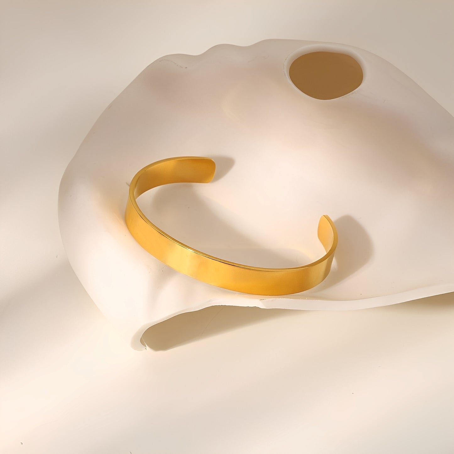 Cassie – Bracelet Jonc Manchette Élégant