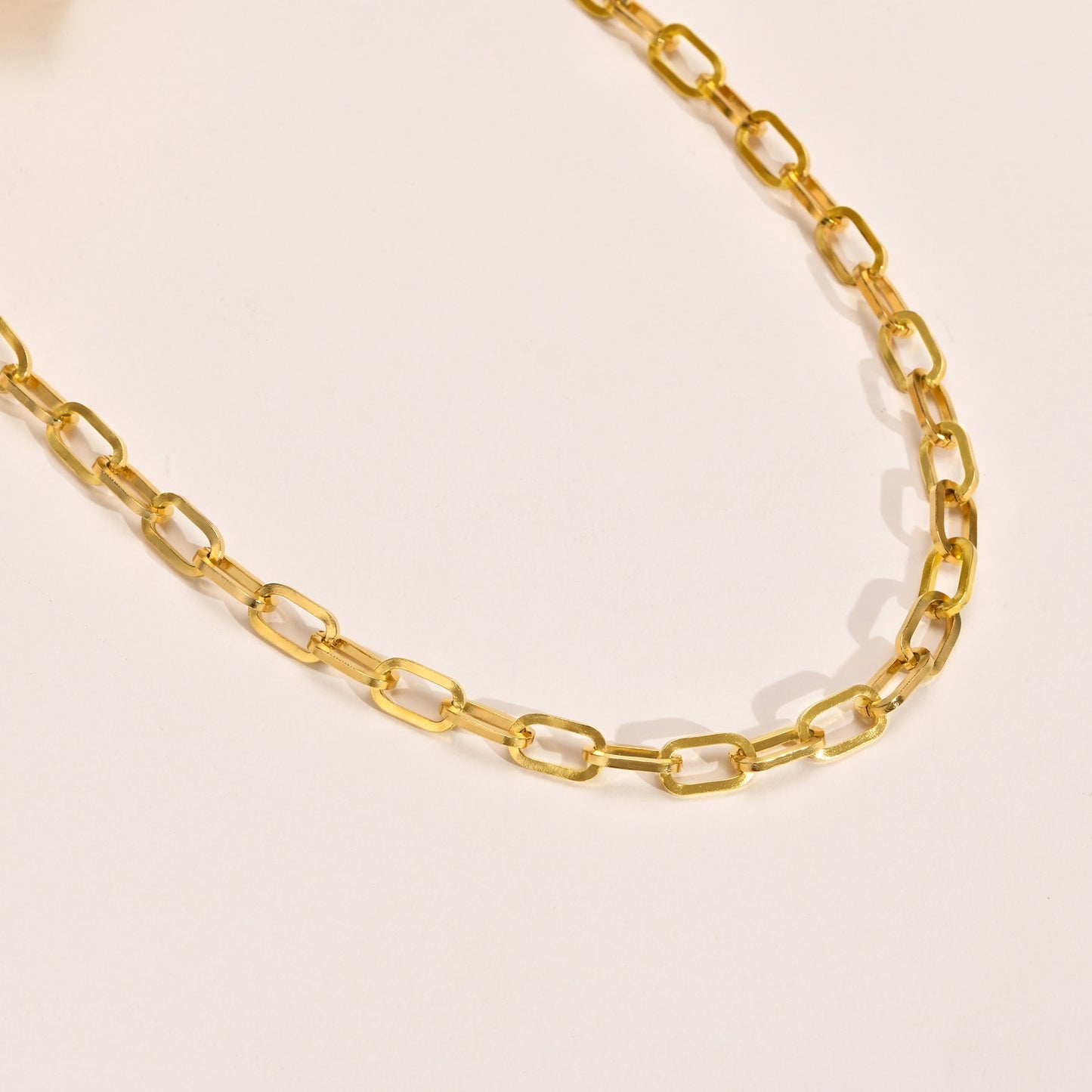 Elea – Simple Collier en Acier Titane