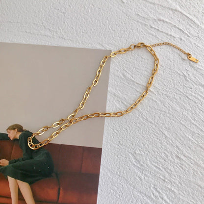 Elea – Simple Collier en Acier Titane