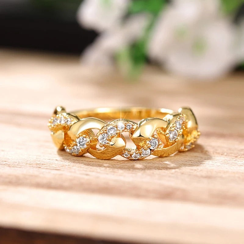 Gina – Bague Élégante Tangled en Or