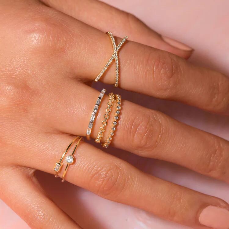 Nia – Bague Croix en Or avec Diamants