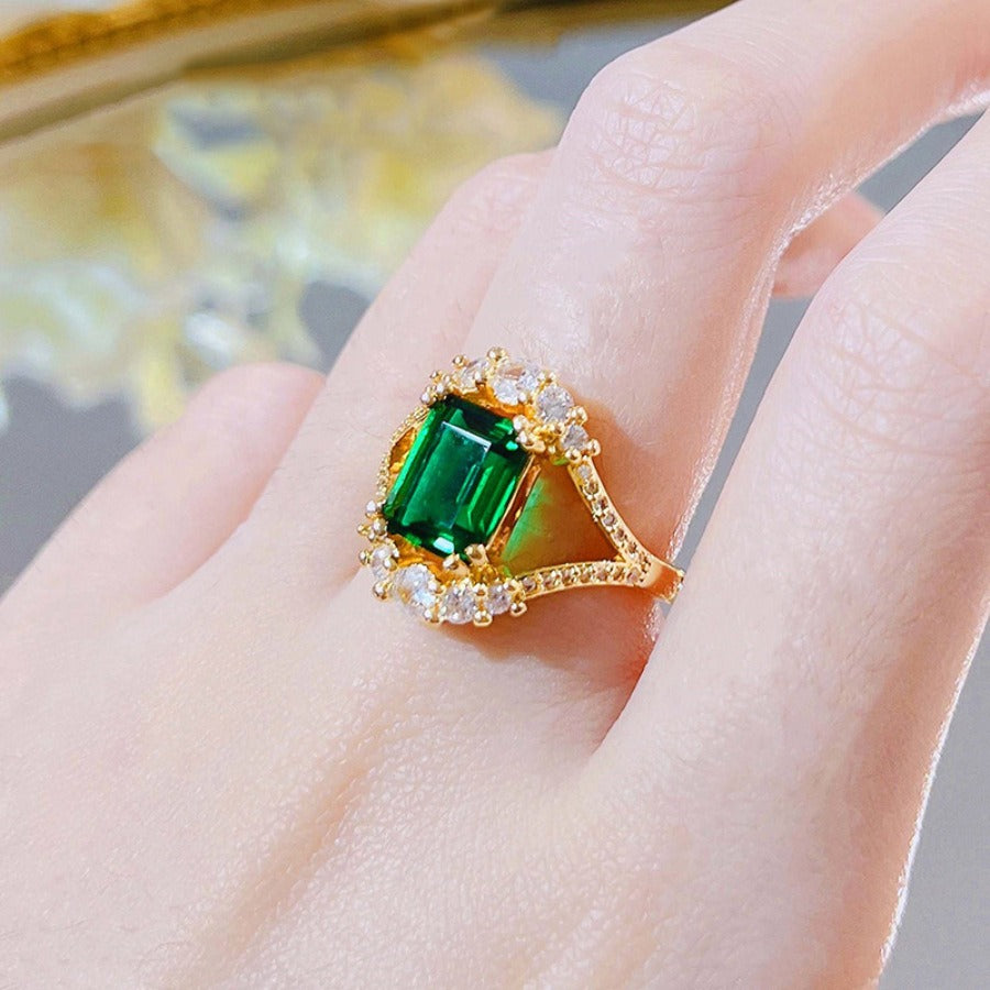 Elisova – Bague Grenthal Dorée à Pierre Lumineuse